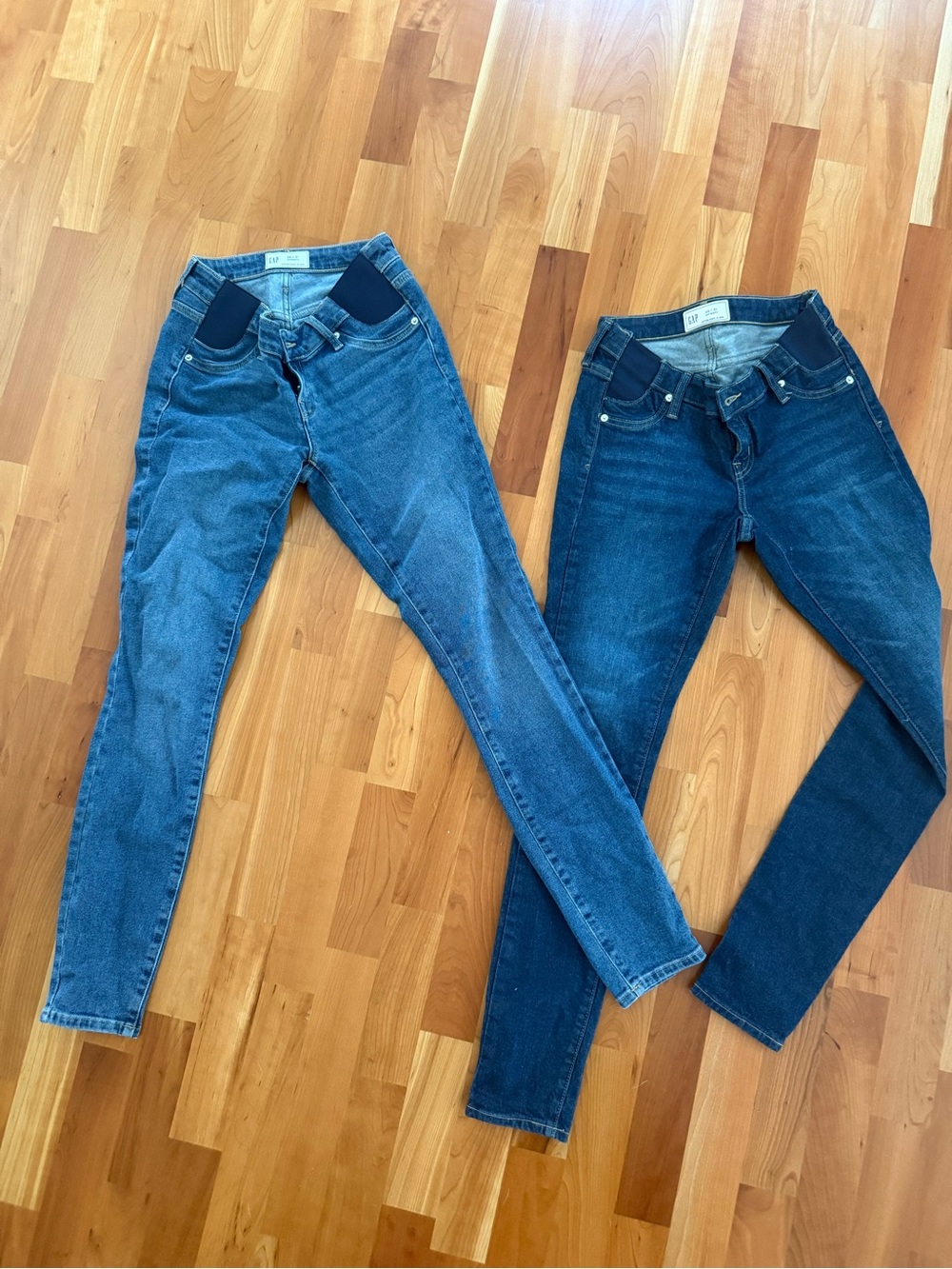 Gap Maternity Skinny Jeans 26 L two pairs